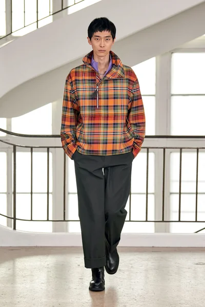 Look 22